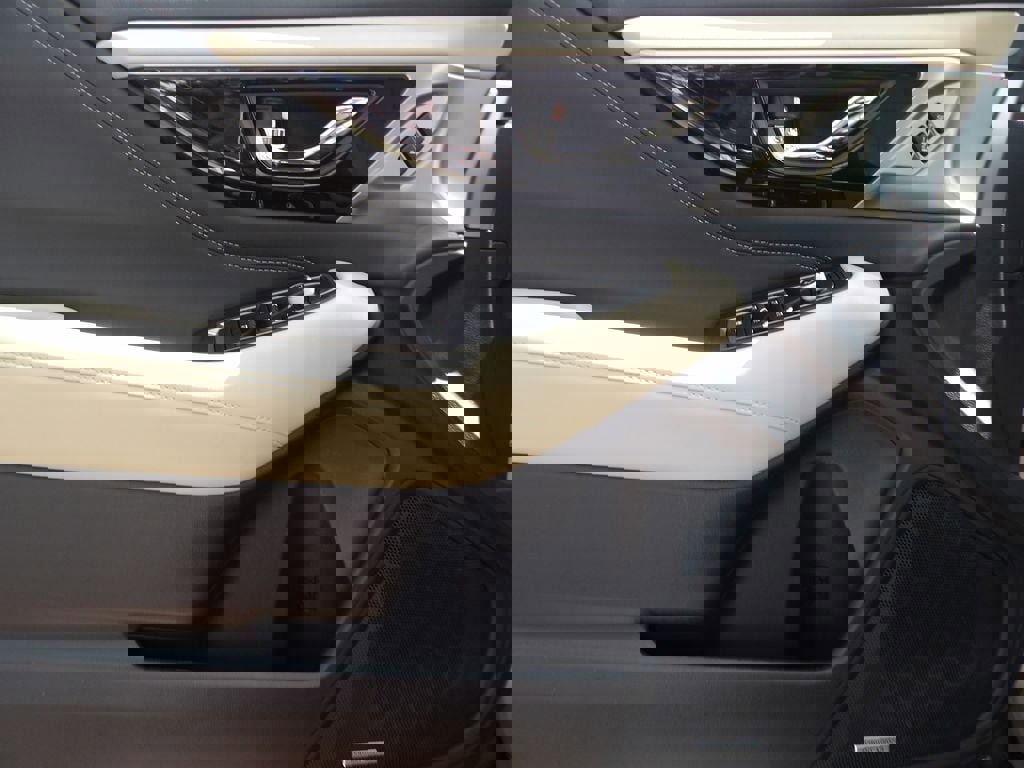 Used 2020 Subaru Outback Limited w/ Popular Package #2 image 9