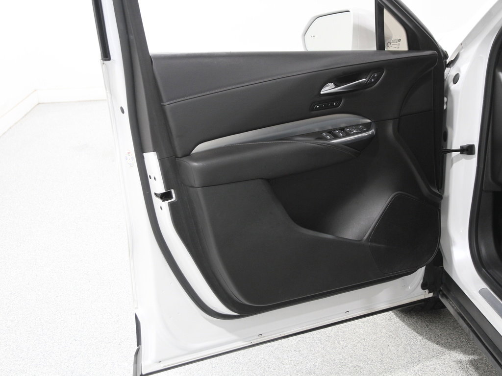 Used 2019 Cadillac XT4 Premium Luxury image 4