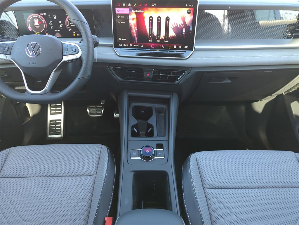 New 2026 Volkswagen Tiguan SE R-Line image 23