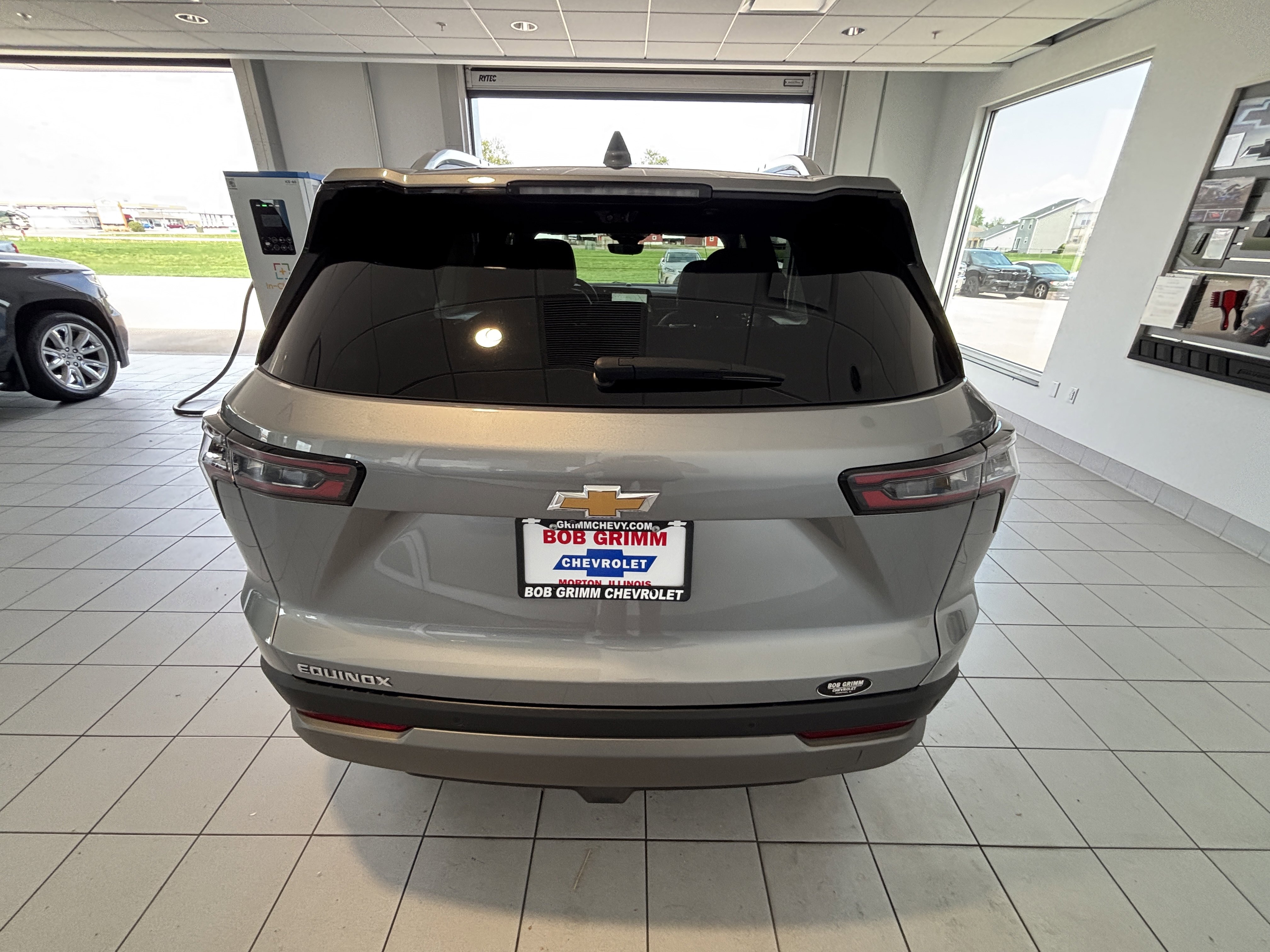 Used 2025 Chevrolet Equinox LT w/ Convenience Package II FWD image 4