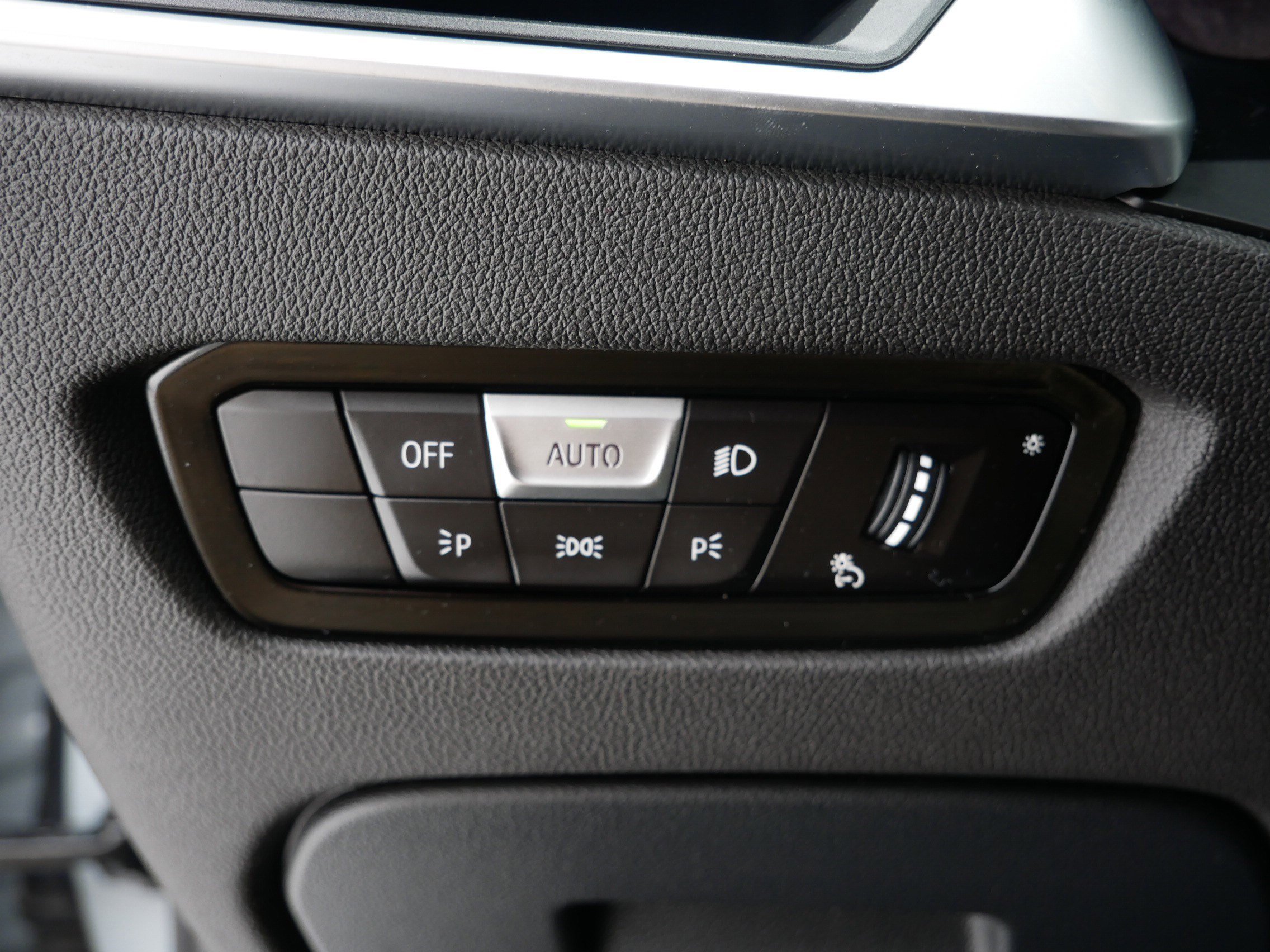 Used 2022 BMW 230i Coupe w/ Premium Package image 26