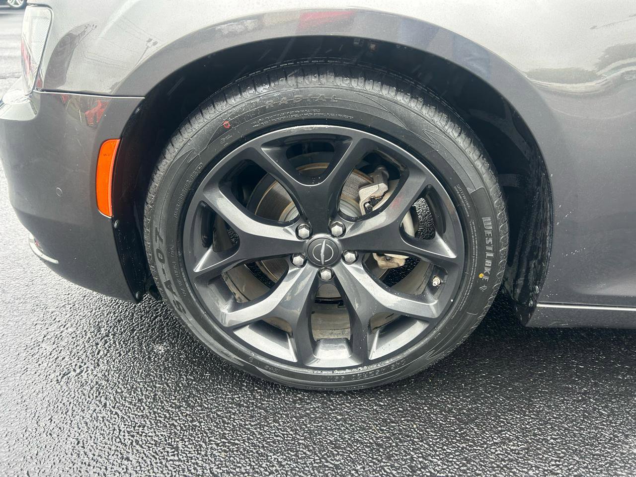Used 2023 Chrysler 300 S RWD image 9
