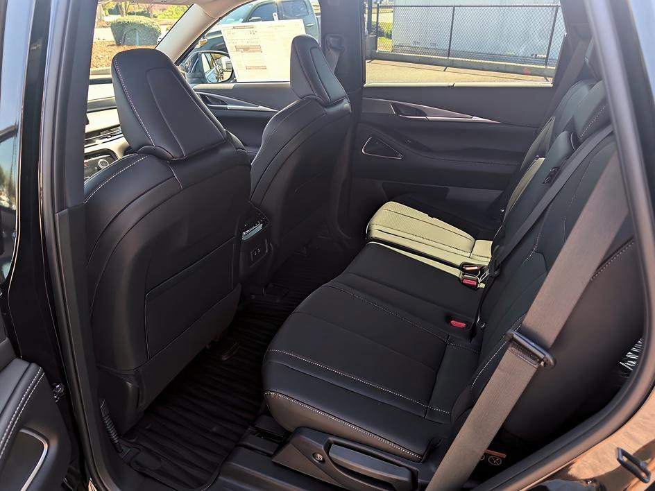 New 2026 INFINITI QX60 Luxe image 12