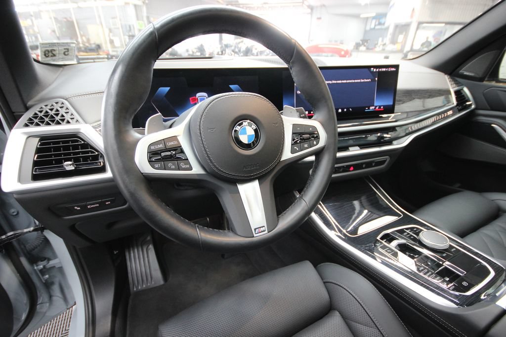 Used 2025 BMW X5 xDrive40i w/ M Sport Package AWD/4WD image 20