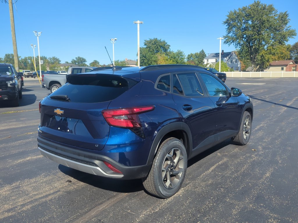 Certified 2024 Chevrolet Trax LT w/ Sunroof Package FWD image 9