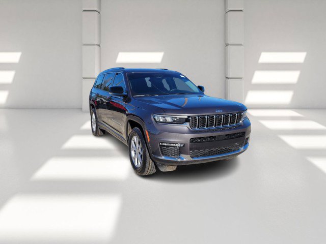 Used 2023 Jeep Grand Cherokee L Limited w/ Luxury Tech Group II image 3