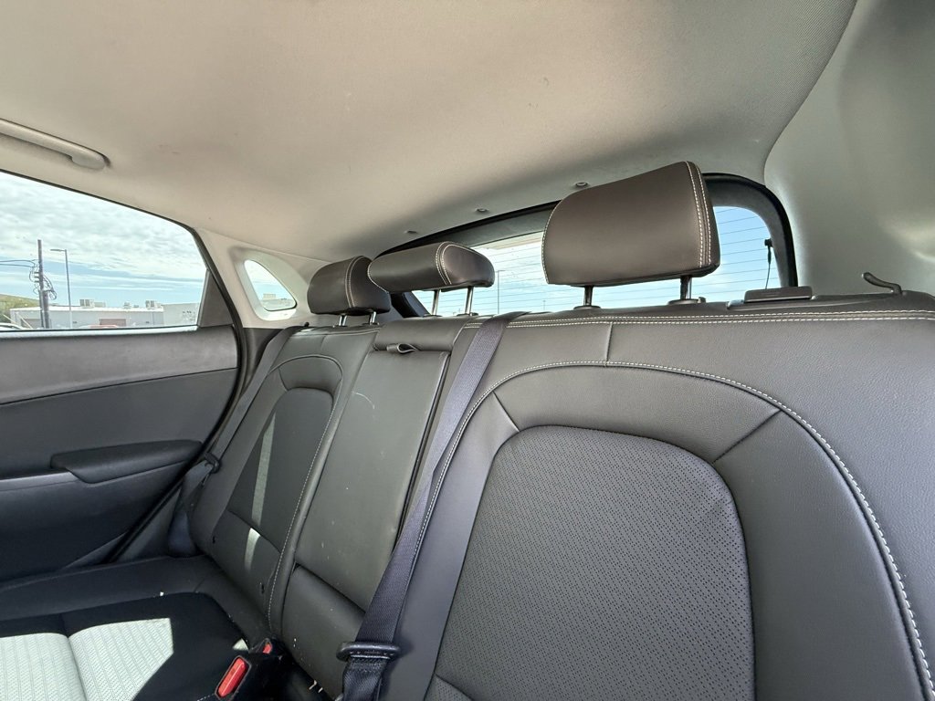 Used 2021 Hyundai Kona Limited image 7