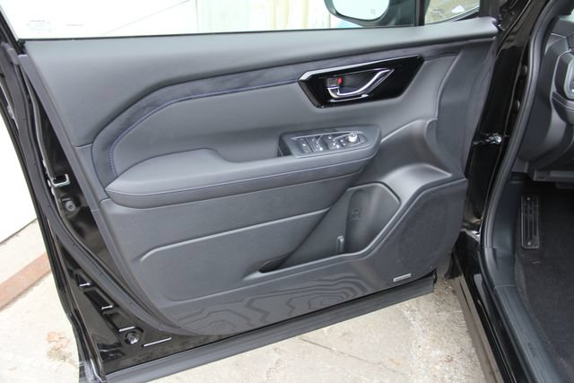 Used 2025 Subaru Forester Limited AWD/4WD image 16