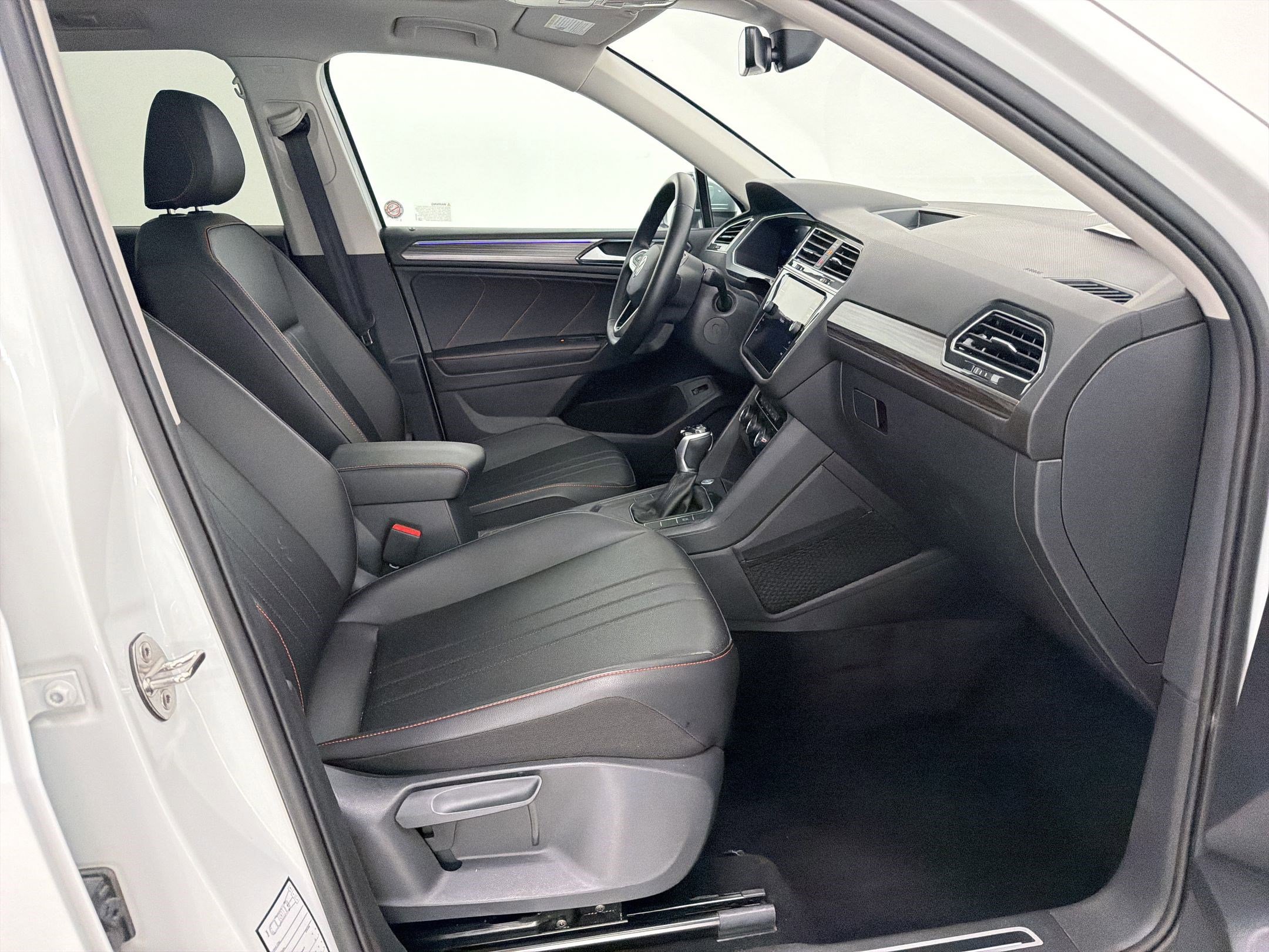 Used 2024 Volkswagen Tiguan Wolfsburg Edition image 26