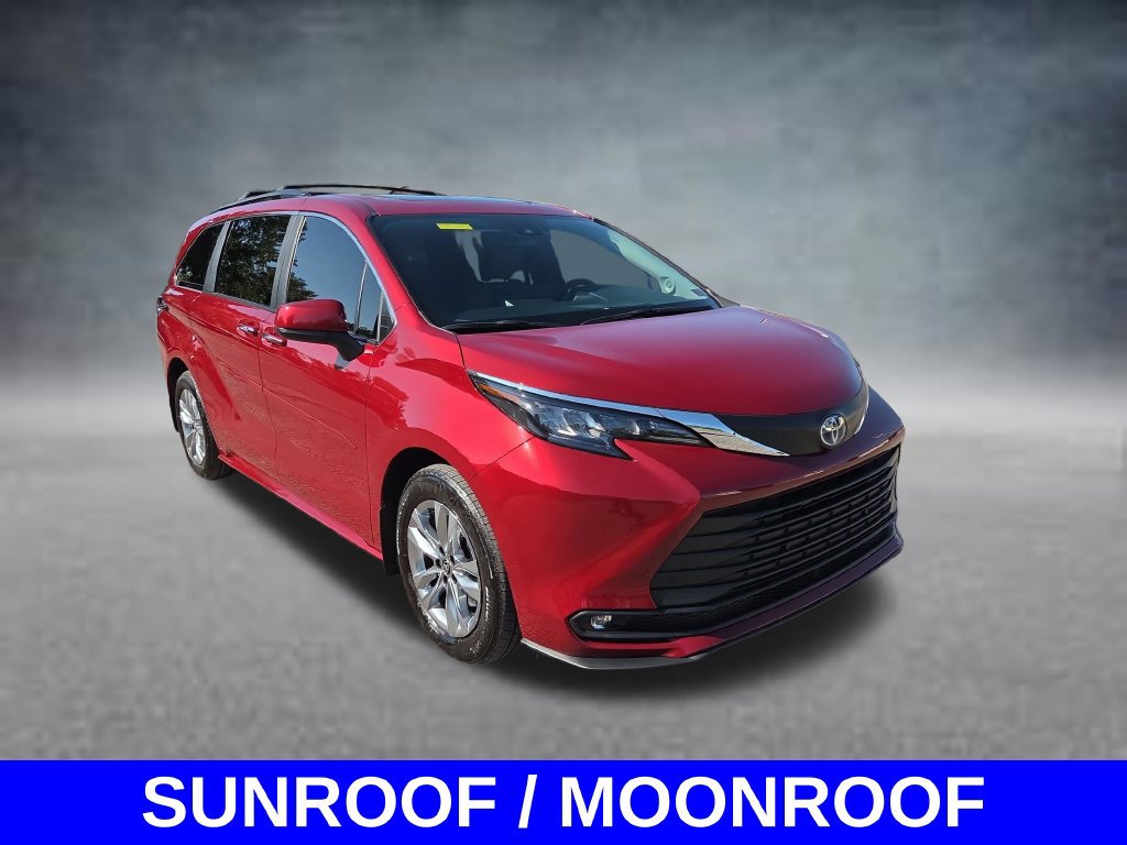 Used 2025 Toyota Sienna XLE w/ XLE Plus Package AWD/4WD image 3