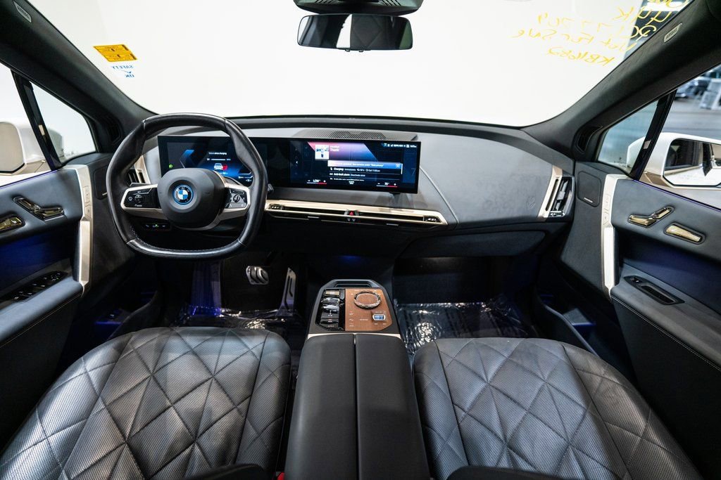 Used 2023 BMW iX xDrive50 w/ Ultimate Package 2 image 4