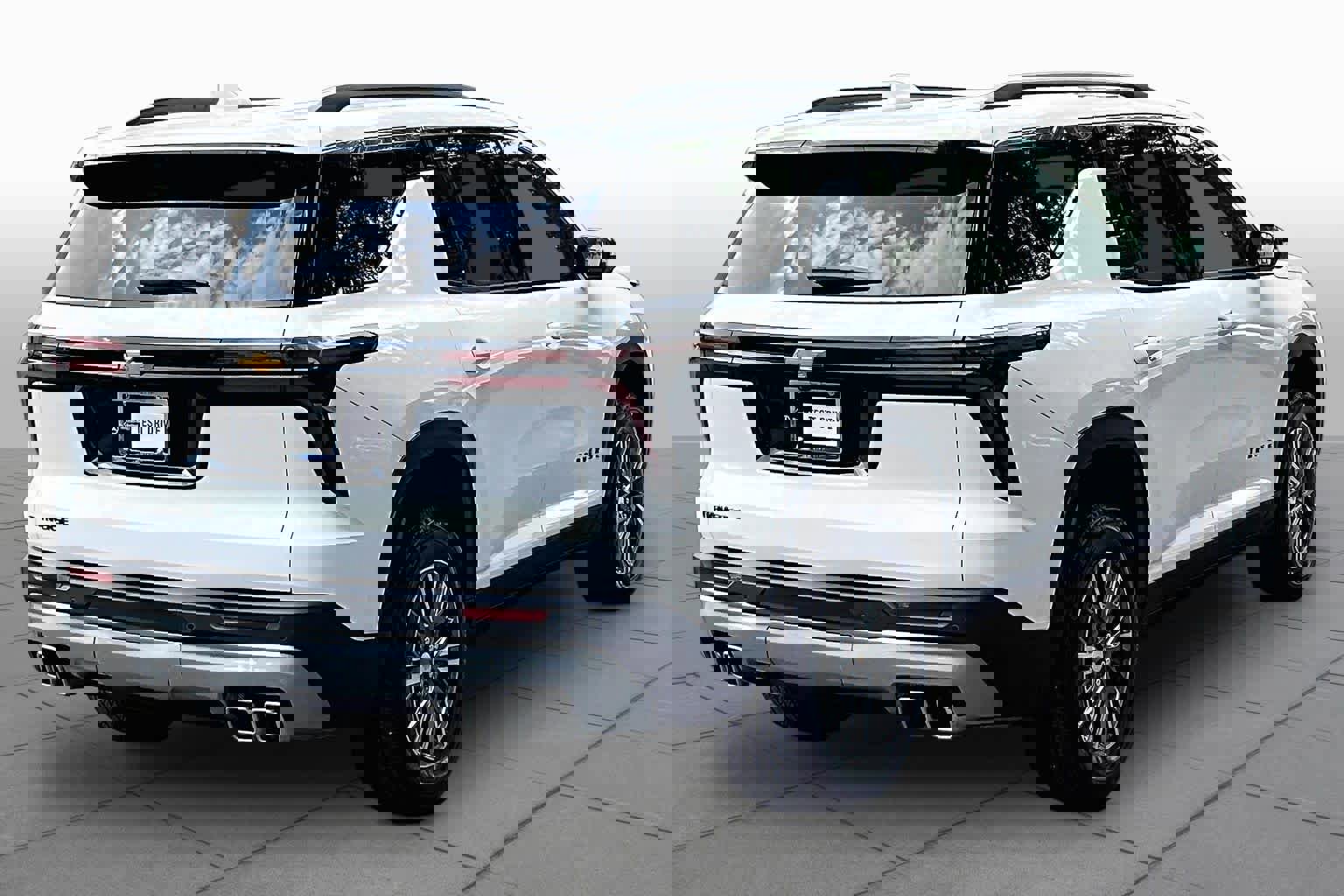 Used 2026 Chevrolet Traverse LT w/ Driver Confidence Package FWD image 12