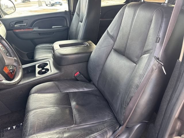 Used 2013 Chevrolet Suburban LT AWD/4WD image 19