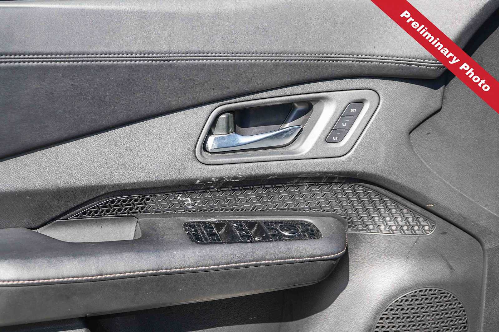 Used 2024 Nissan Ariya AWD image 15