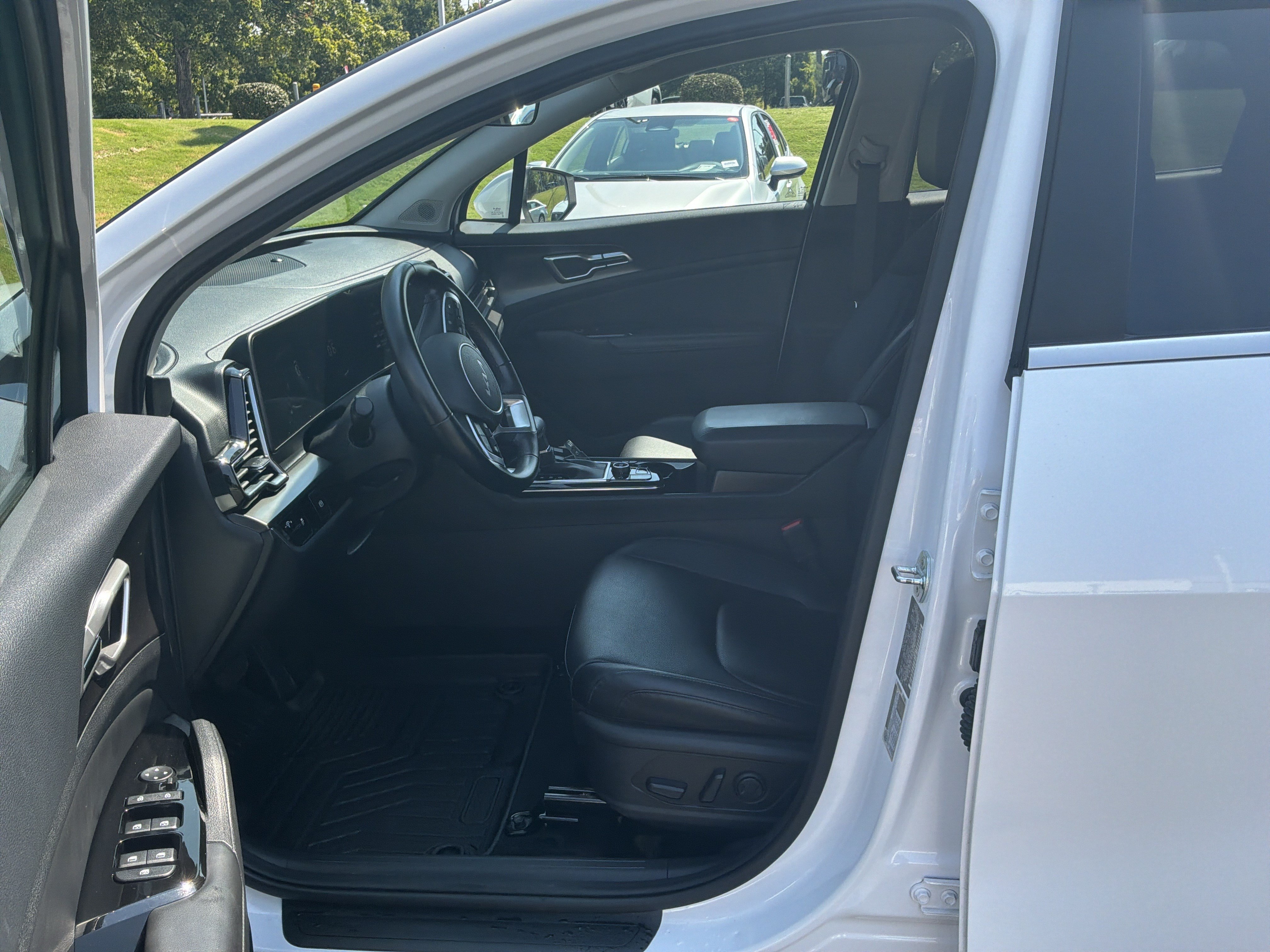 Used 2023 Kia Sportage EX FWD image 19