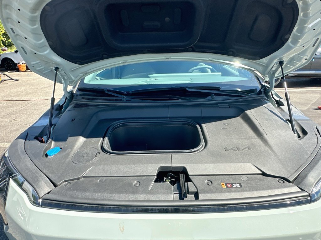New 2027 Kia EV3 Wind FWD image 29