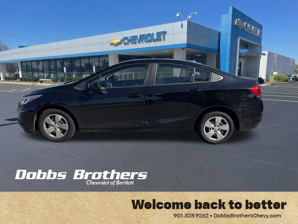 Used 2018 Chevrolet Cruze LS FWD image 4