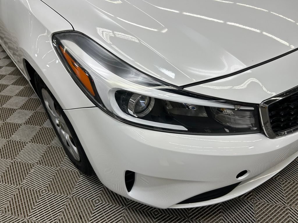 Used 2017 Kia Forte LX FWD image 2