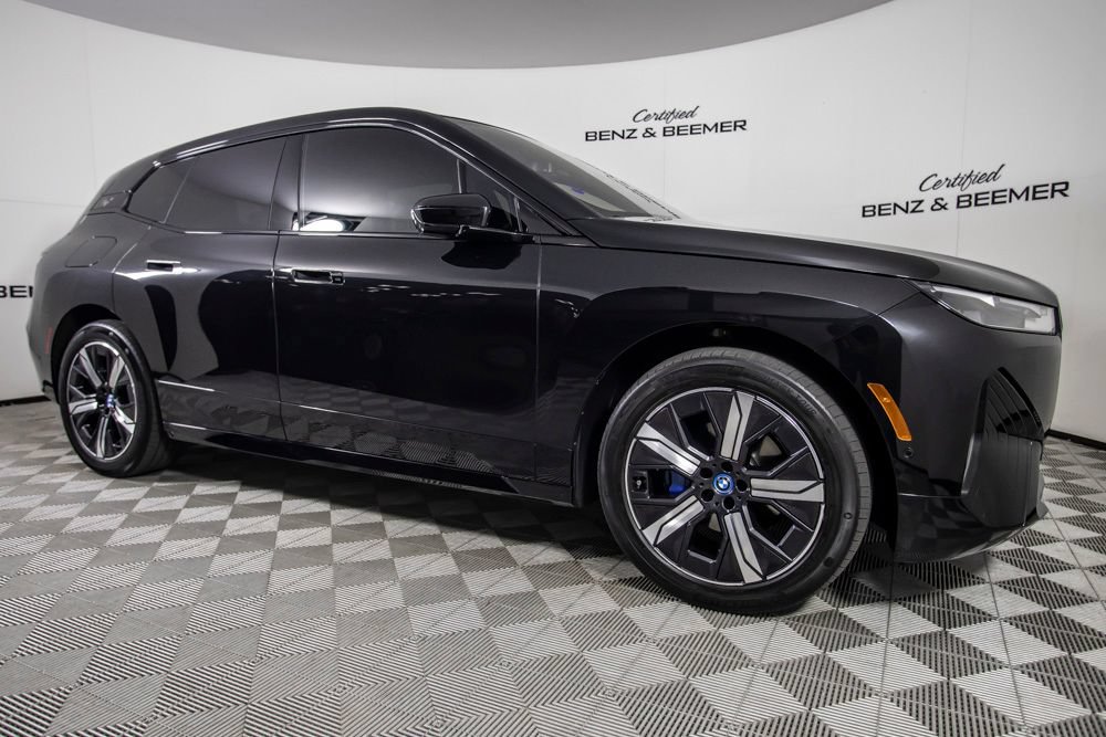 Used 2024 BMW iX xDrive50 w/ Sport Package AWD/4WD image 2
