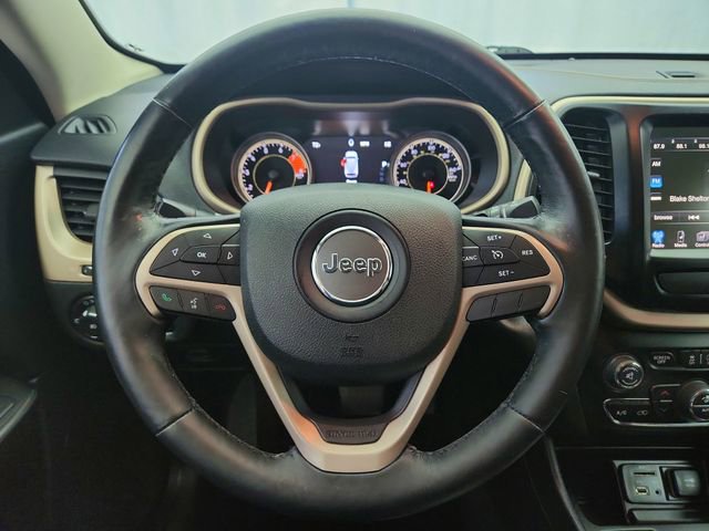 Used 2017 Jeep Cherokee Limited image 12