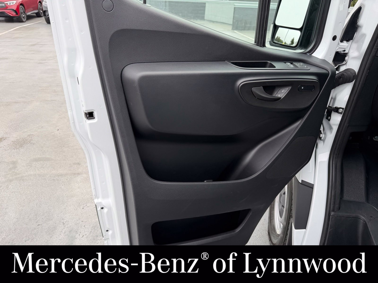 Used 2025 Mercedes-Benz Sprinter 2500 image 11