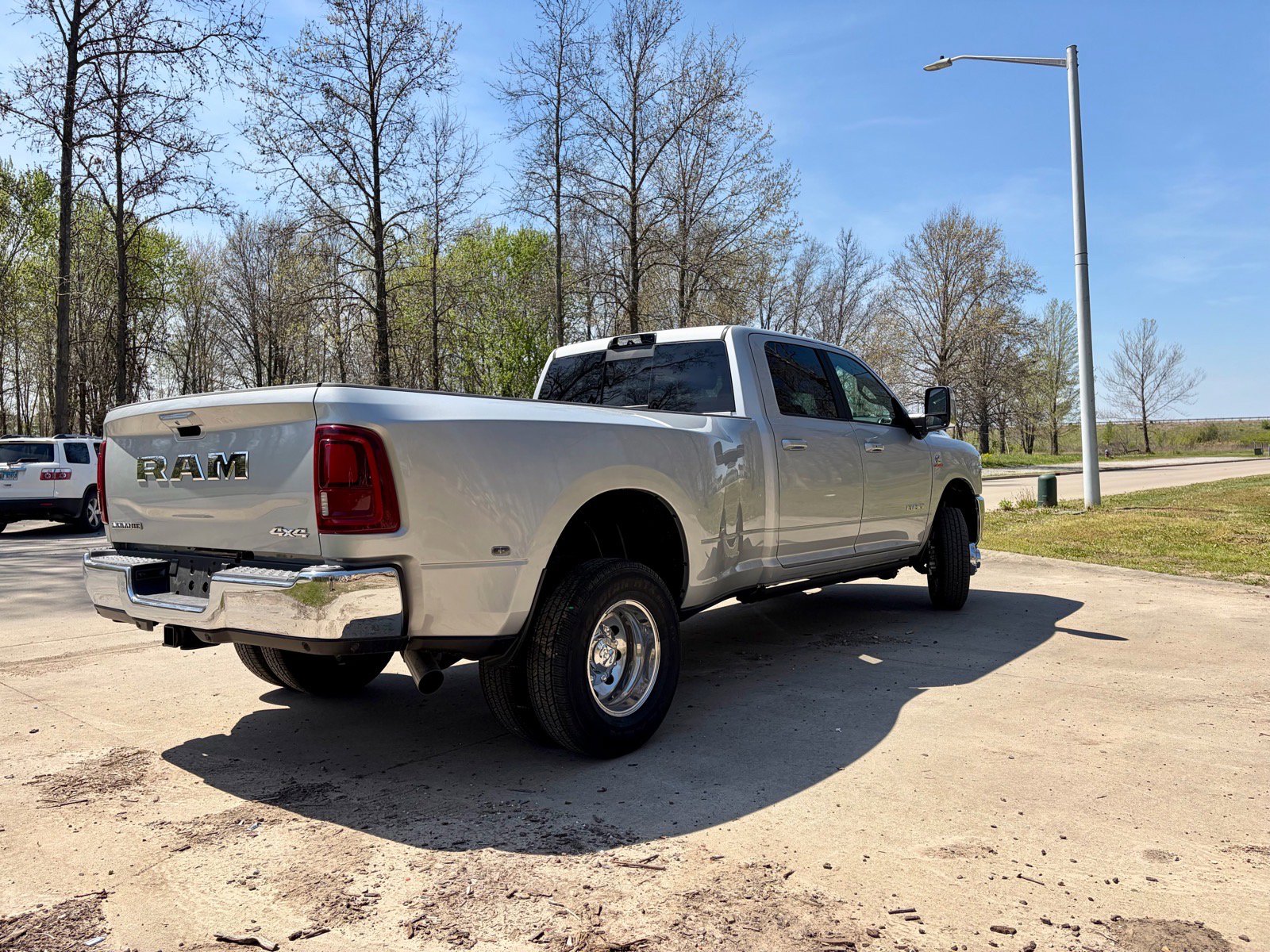 New 2026 RAM 3500 Laramie AWD/4WD image 8