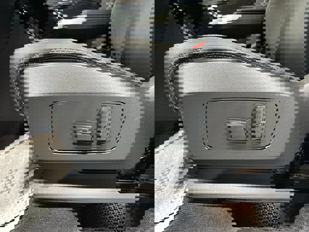 Used 2025 BMW X1 xDrive28i image 12