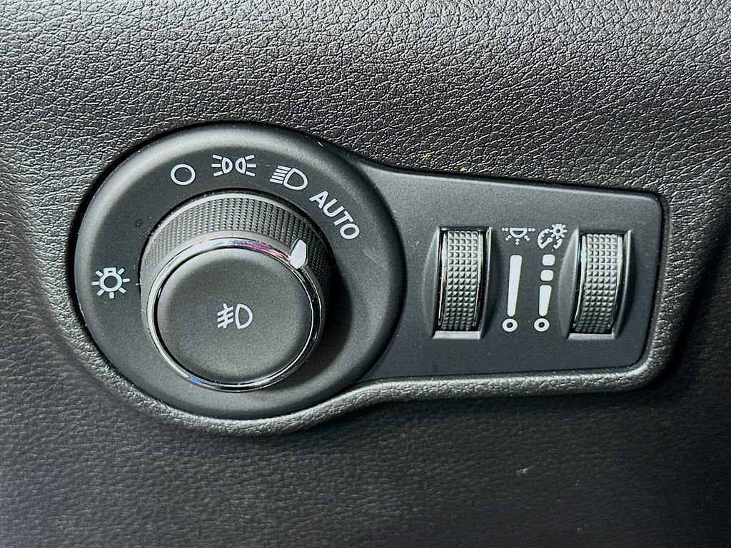 Certified 2024 Jeep Compass Limited AWD/4WD image 17