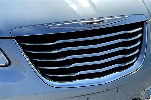 Used 2014 Chrysler 200 Touring image 20