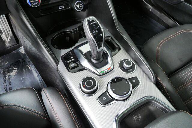 Used 2025 Alfa Romeo Giulia w/ Driving Assist Package RWD image 20