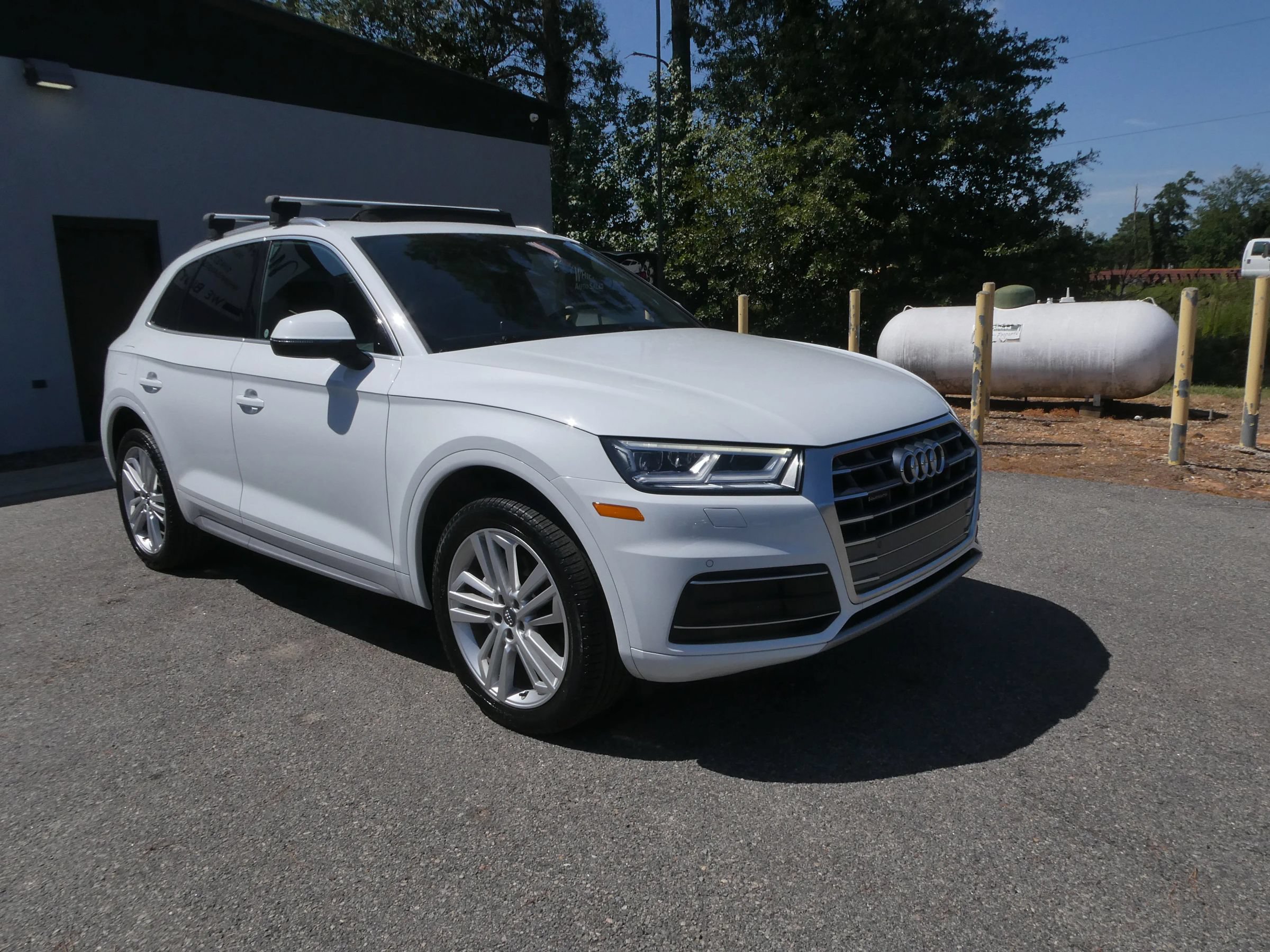 Used 2020 Audi Q5 2.0T Premium Plus w/ Premium Plus Package AWD/4WD image 3