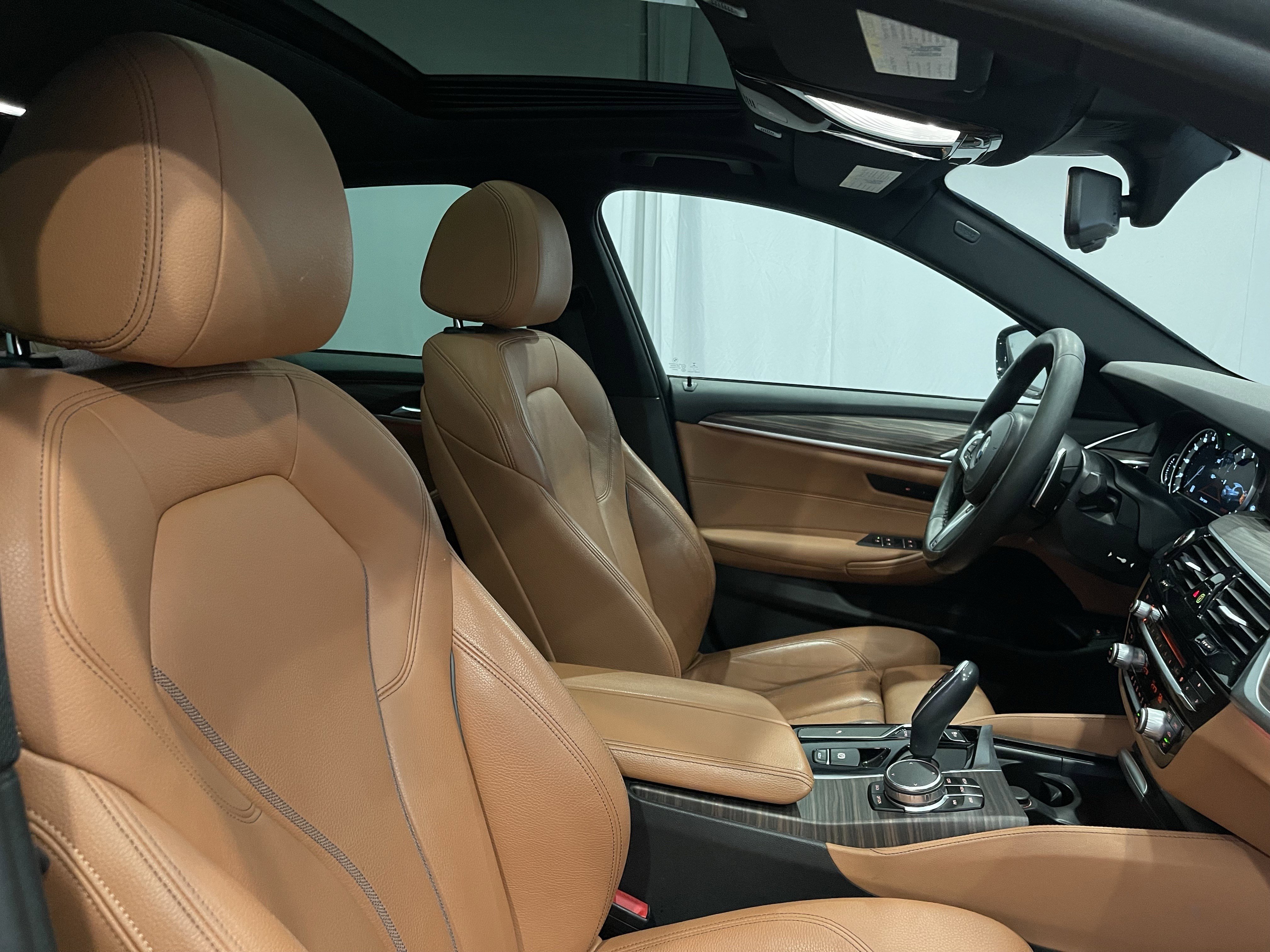 Used 2019 BMW 530i xDrive w/ M Sport Package AWD/4WD image 15