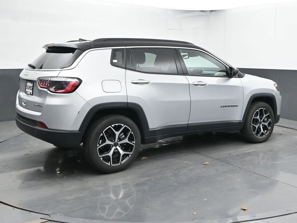Used 2025 Jeep Compass Limited AWD/4WD image 11