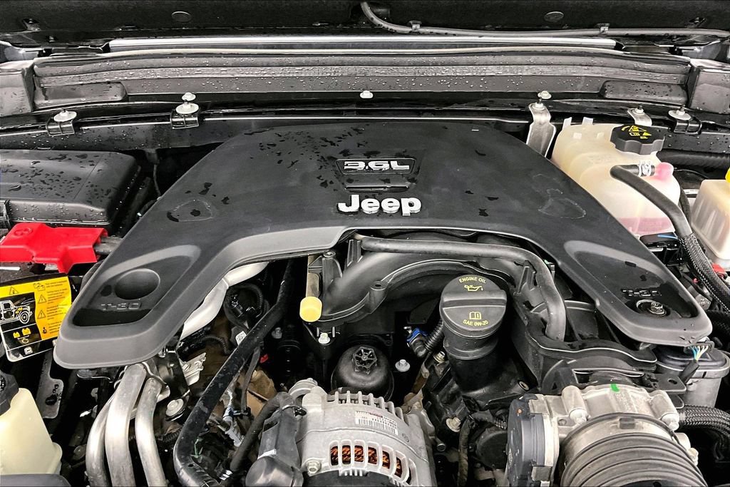 Used 2021 Jeep Gladiator Mojave AWD/4WD image 11