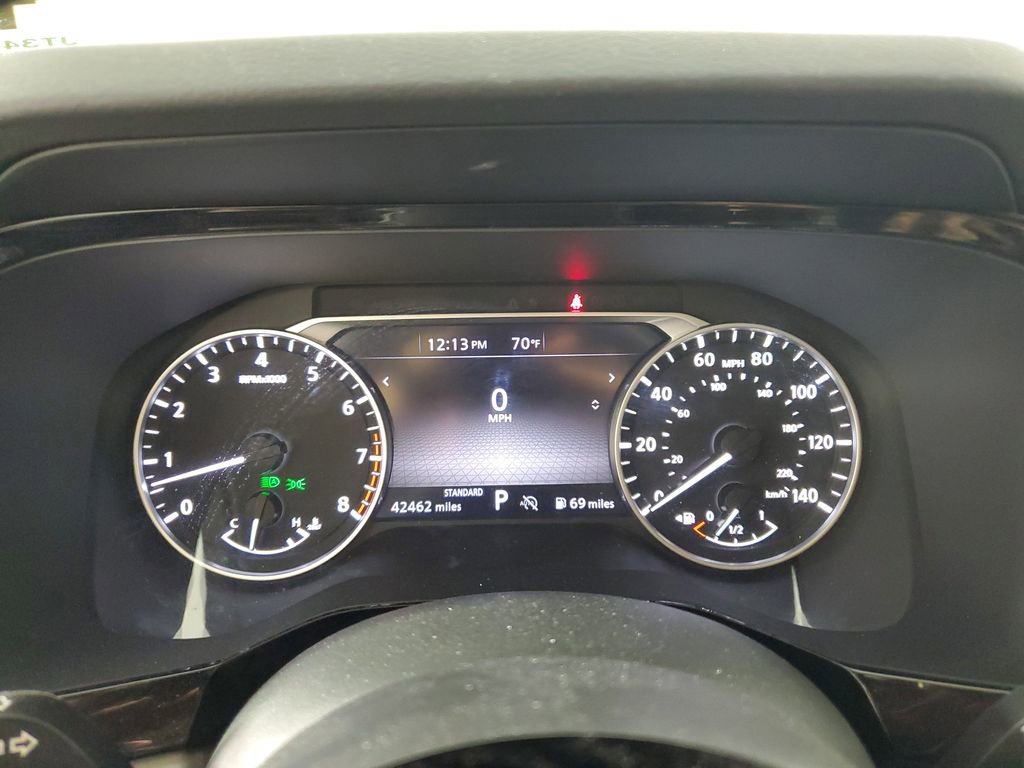 Used 2022 Nissan Pathfinder SV image 25