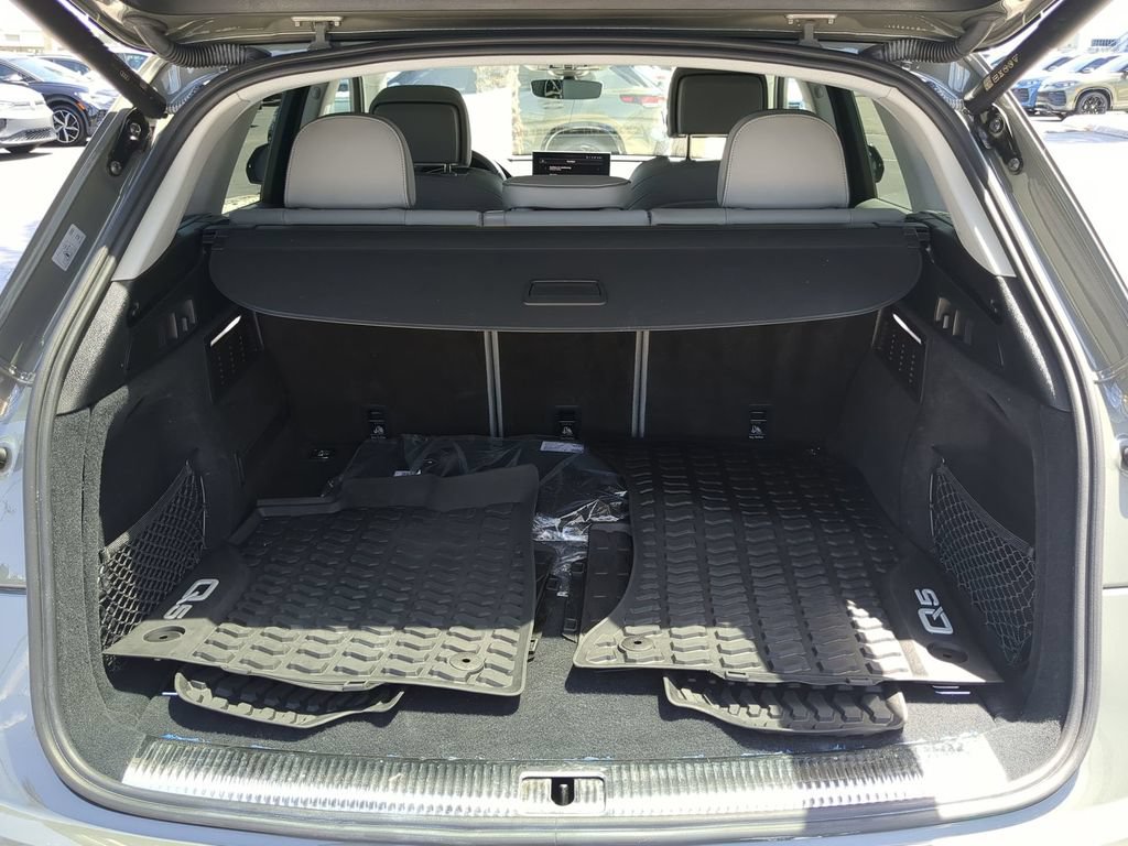 Used 2023 Audi Q5 e Premium Plus w/ Premium Plus Package AWD/4WD image 9