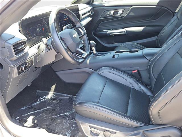 Used 2025 Ford Mustang Premium image 15