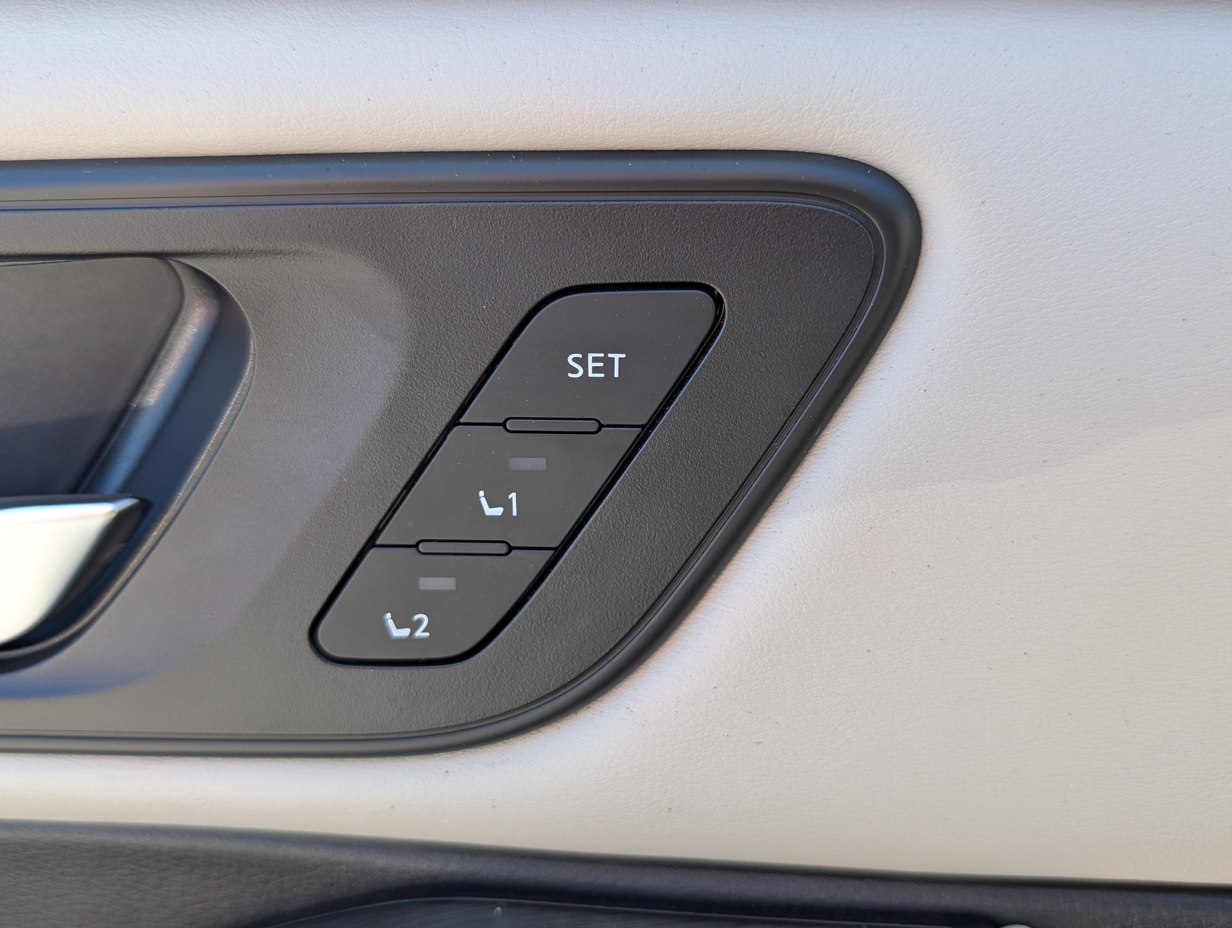 Used 2023 Nissan Rogue SL w/ SL Premium Package image 21