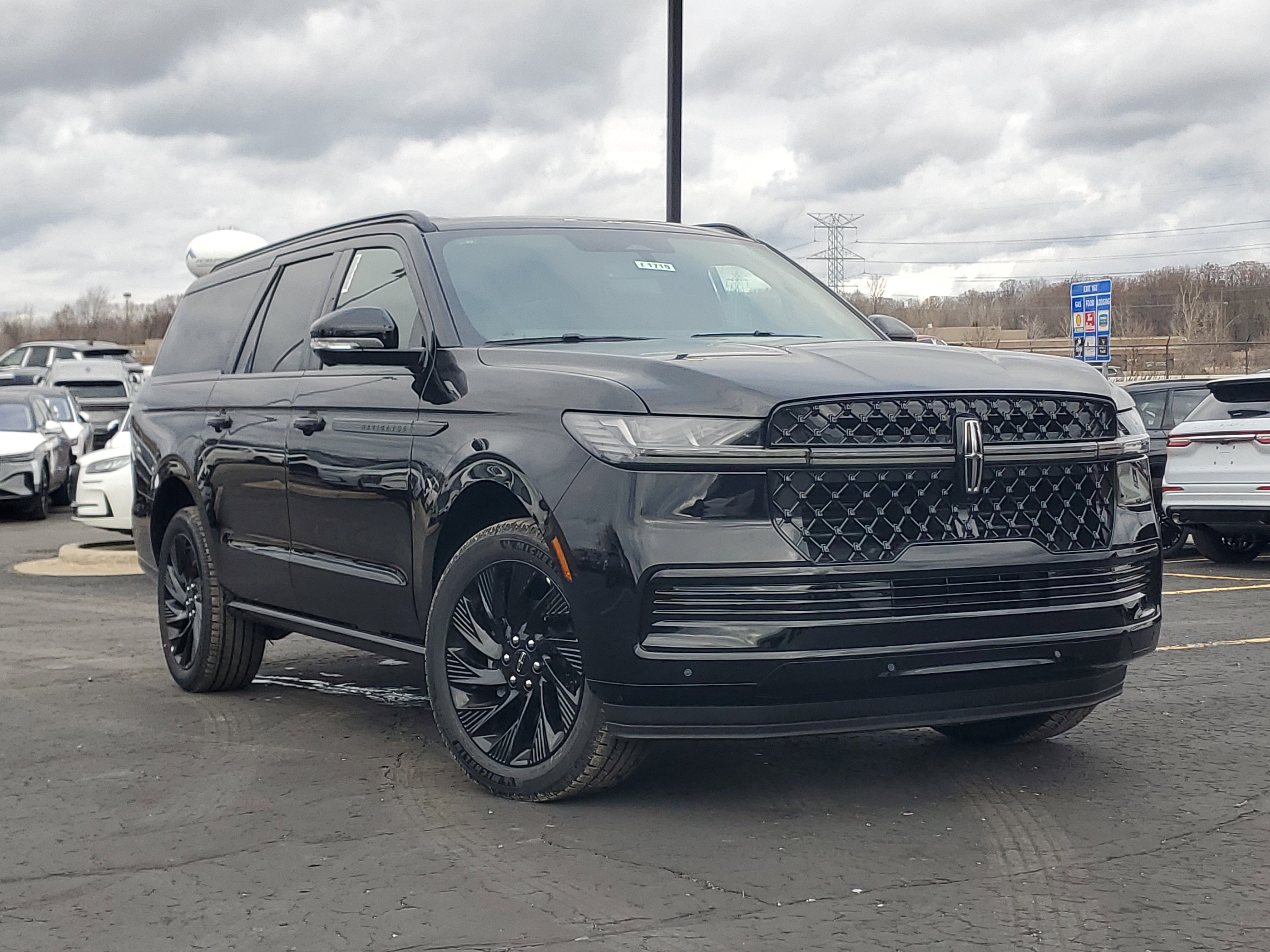 New 2025 Lincoln Navigator L Reserve w/ Jet Appearance Package