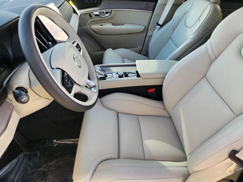 New 2026 Volvo XC90 T8 Ultra w/ Protection Package Premier image 4