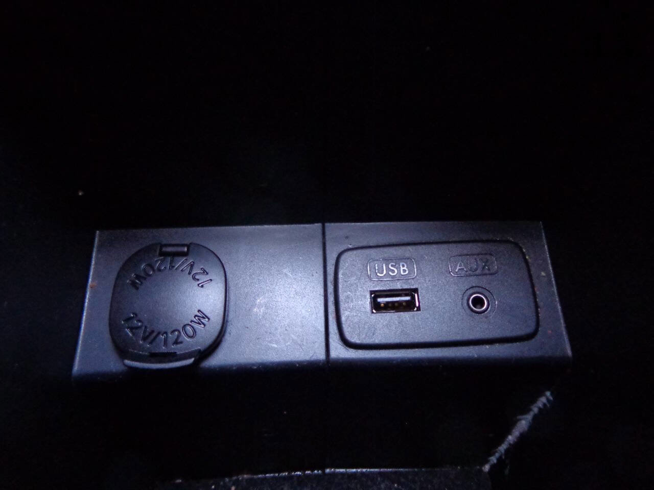 Used 2015 Subaru Forester 2.5i Premium w/ All-Weather Package image 32