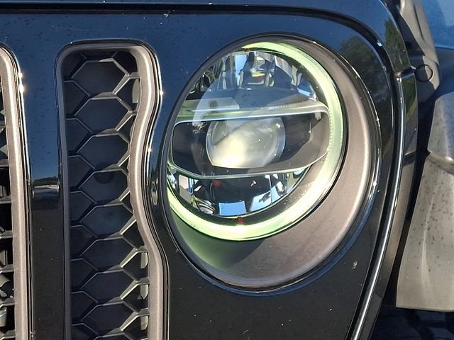 Used 2022 Jeep Gladiator Mojave w/ LED Lighting Group AWD/4WD image 12