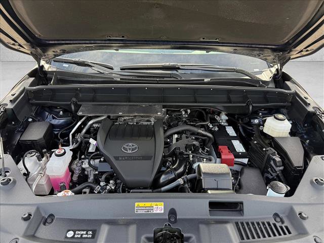 Used 2025 Toyota Highlander LE image 24