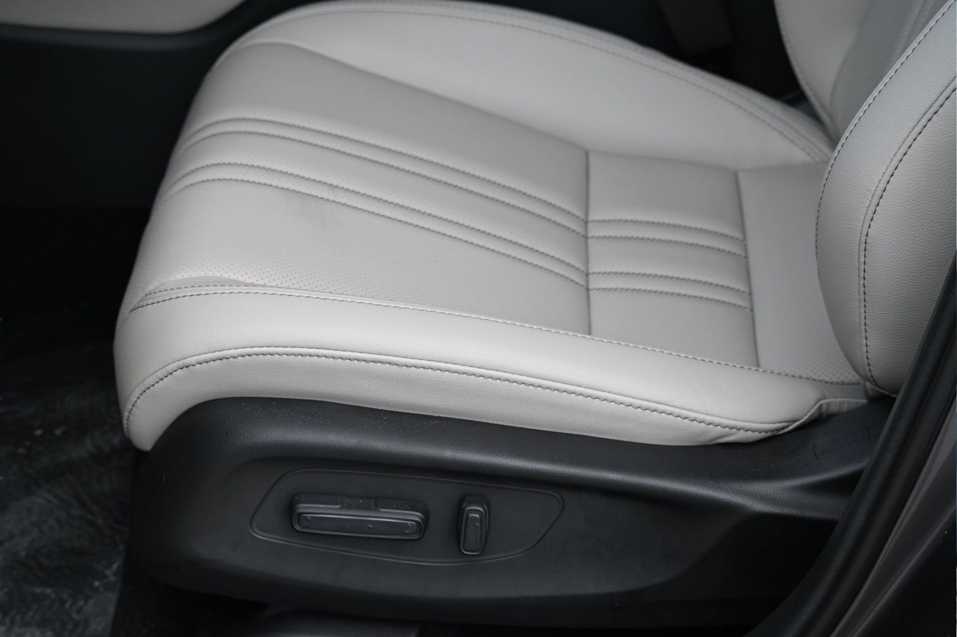 New 2026 Honda HR-V EX-L image 10