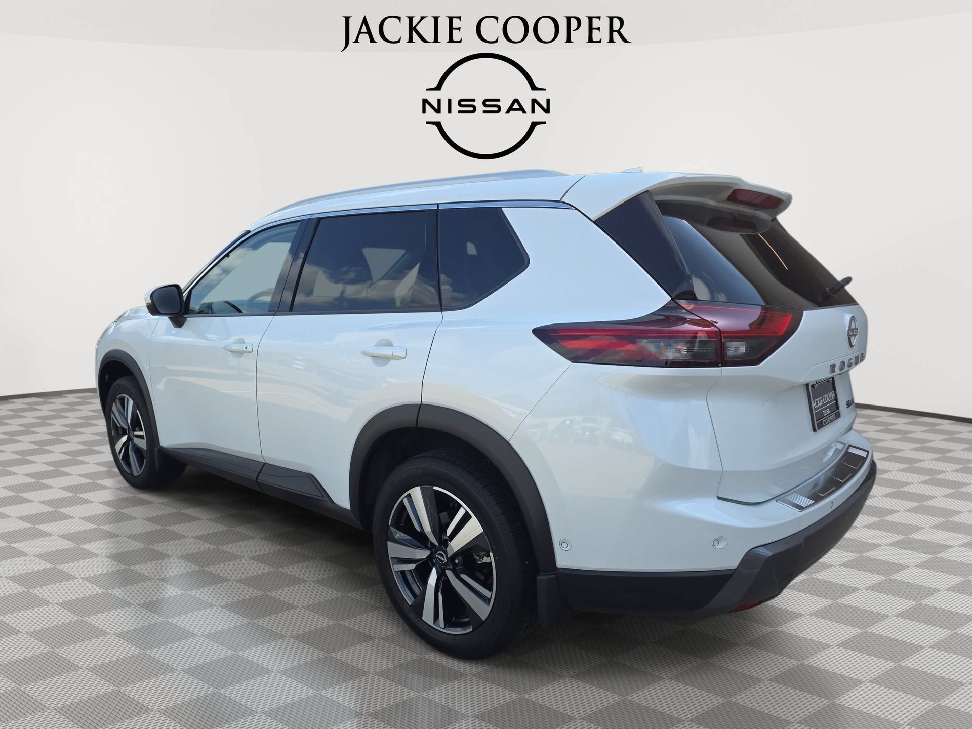 Used 2025 Nissan Rogue SL w/ SL Premium Package AWD/4WD image 7