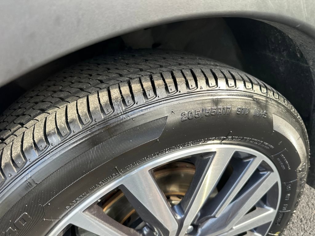 Used 2023 Nissan Kicks SV image 13