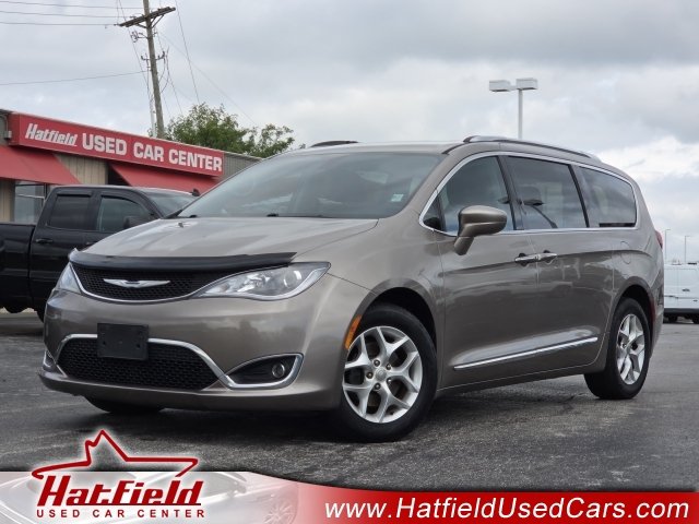 Used 2017 Chrysler Pacifica Touring-L Plus w/ Tire & Wheel Group FWD image 1