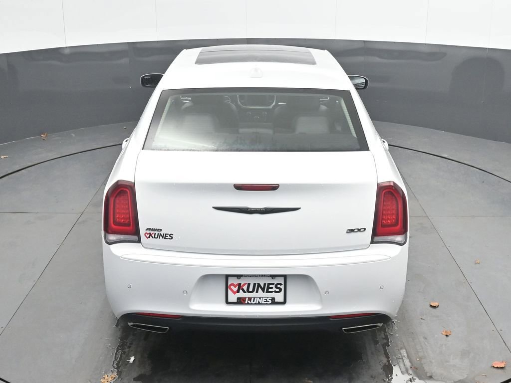 Used 2023 Chrysler 300 Touring L w/ Popular Equipment Group image 35