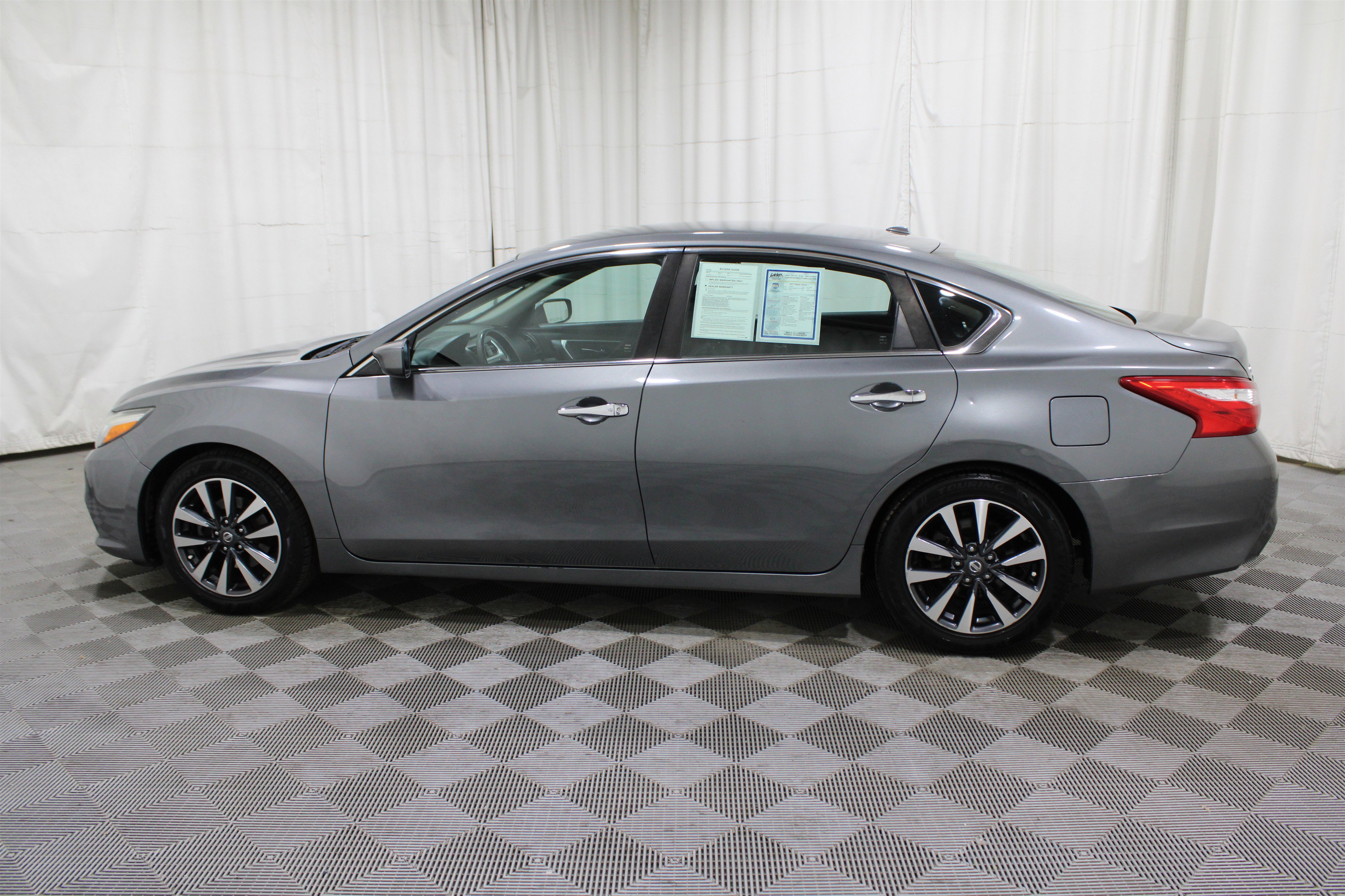 Used 2017 Nissan Altima 2.5 SV image 31