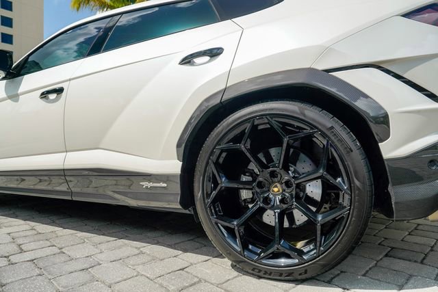 Used 2023 Lamborghini Urus Performante image 18